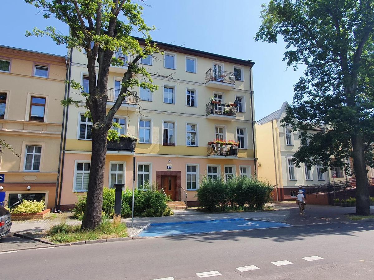 Apartament Black Sea 2 Rooms - Pokoje Swinoujscie Bagian luar foto